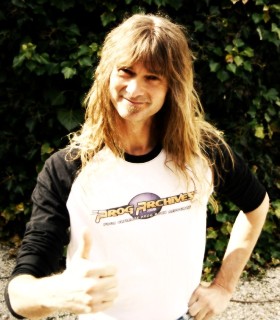 Arjen Lucassen (AYREONs mastermind) wearing the classic long sleeves PA t-shirt 